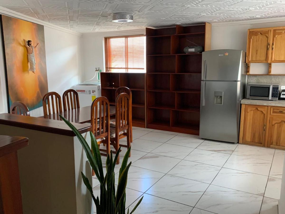 Hostel Santa Canela Куэнка Экстерьер фото